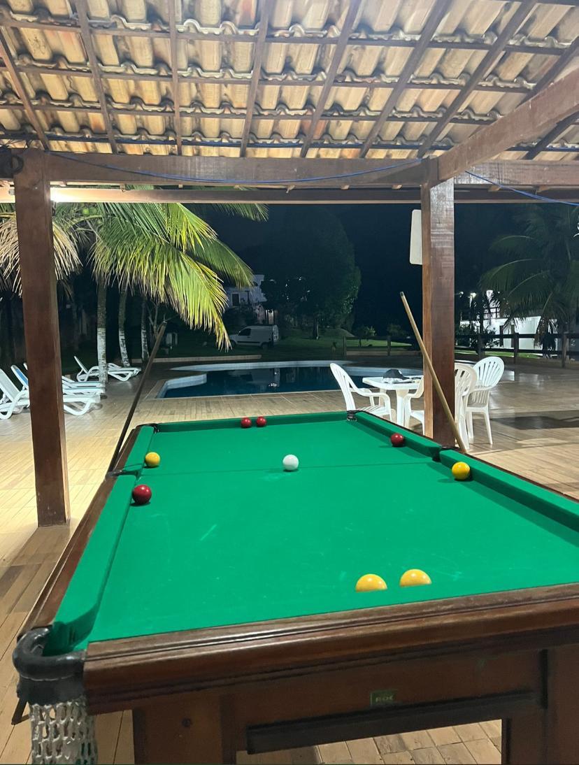 Espaço de convivência com mesa de sinuca